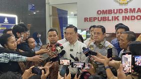 Mantan Menteri Perdagangan Thomas Trikasih “Tom” Lembong mendatangi Kantor Ombudsman RI di Kuningan, Jakarta, Selasa siang, guna menindaklanjuti laporannya terkait tim audit Badan Pengawasan Keuangan dan Pembangunan (BPKP).