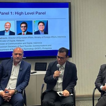 Wamenkomdigi Nezar Patria Bahas Strategi Tata Kelola AI Indonesia di London Tech Week 2025
