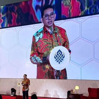 Menbud Fadli Zon Juluki Taufiq Ismail sebagai Bapak Sastra Indonesia