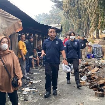 Puslabfor Polri Turun Langsung ke TKP Kebakaran Pasar Taman Puring