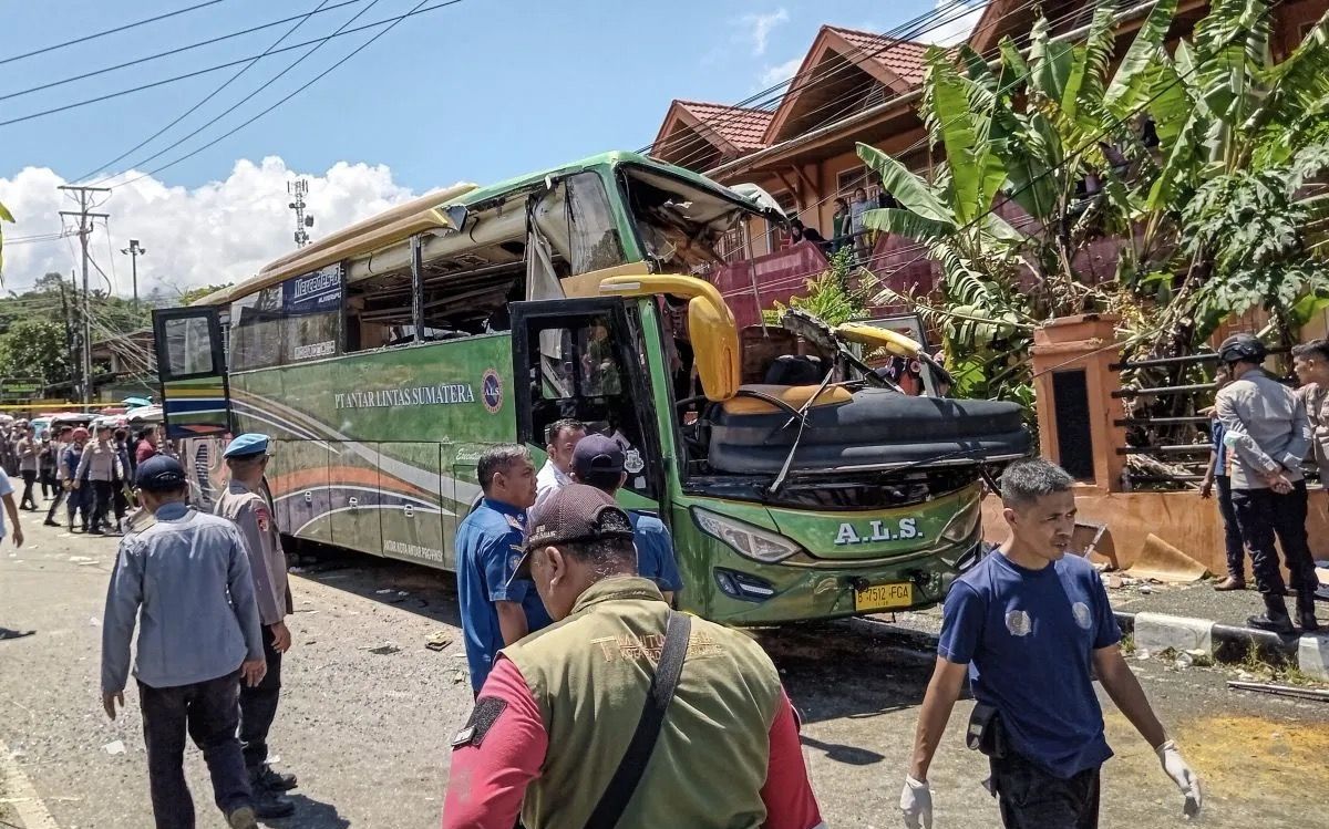 Kecelakaan maut bus ALS di Padang Panjang. <b>(Antara)</b>