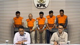 Komisi Pemberantasan Korupsi (KPK) resmi menahan lima orang tersangka dalam perkara dugaan korupsi pencairan kredit usaha di PT Bank Perkreditan Rakyat (BPR) Bank Jepara Artha (Perseroda) untuk periode 2022–2024.