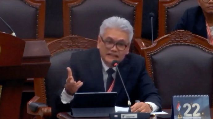 Tangkapan layar - Guru besar ilmu hukum dari Universitas Padjadjaran Prof. Ahmad M. Ramli di Ruang Sidang Pleno Mahkamah Konstitusi, Jakarta, Kamis 7 Agustus 2025. (ANTARA/Fath Putra Mulya)