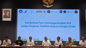 Presiden Republik Indonesia, Prabowo Subianto, memberikan mandat kepada berbagai kementerian dan lembaga terkait untuk memperkuat tata kelola Badan Gizi Nasional (BGN) sebagai respons atas insiden keracunan yang terjadi akibat menu Makan Bergizi Grat
