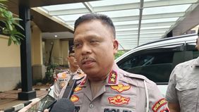 Korps Lalu Lintas (Korlantas) Polri melakukan evaluasi terhadap penggunaan sirene serta lampu strobo ilegal di jalan raya, menyusul maraknya penolakan masyarakat terhadap praktik tersebut oleh pihak-pihak yang tidak berhak.
