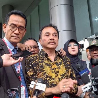 Kejari Jaksel Putuskan Tak Tahan Roy Suryo dan Dokter Tifa