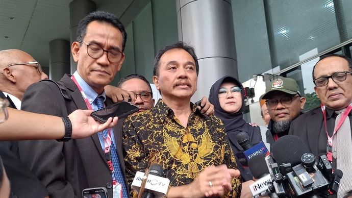 ersangka kasus dugaan fitnah dan pencemaran nama baik terkait keaslian ijazah Presiden ke-7 RI Joko Widodo (Jokowi), Roy Suryo dan Tifauzia Tyassuma (dokter Tifa), Jakarta, Senin, 22 Juni 2026.