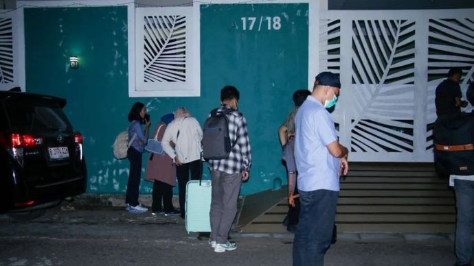 im KPK melanjutkan penggeledahan di rumah Dirut PT AMGM Sudirman yang berlokasi di BTN Bumi Kodya Asri, Mataram, Jumat malam, 24 Juli 2026.
