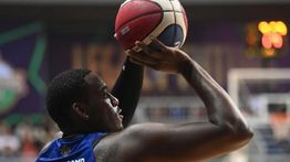 Dewa United Menang 72-63 di Markas Hangtuah