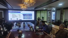 Kementerian Sosial tengah menyelidiki temuan terkait ribuan rekening penerima bantuan sosial (bansos) yang dicurigai tidak sesuai ketentuan, karena pemiliknya tercatat memiliki profesi yang tidak mencerminkan kondisi ekonomi rentan.