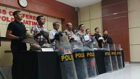 Kepala Kepolisian Daerah (Kapolda) Jawa Timur, Inspektur Jenderal Polisi Nanang Avianto, menyampaikan bahwa aksi unjuk rasa dengan tindakan anarkistis yang terjadi di 10 kota di wilayah hukum Polda Jatim baru-baru ini menyebabkan kerugian hingga Rp25