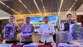 Dua tersangka kasus pembunuhan berencana terhadap satu keluarga di Kelurahan Paoman, Kecamatan Indramayu, Kabupaten Indramayu, Jawa Barat, terancam hukuman mati. Hal itu disampaikan Direktur Direktorat Reserse Kriminal Umum (Ditreskrimum) Polda Jabar