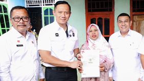 Menteri Koordinator Bidang Infrastruktur dan Pembangunan Kewilayahan, Agus Harimurti Yudhoyono (AHY) menegaskan komitmen pemerintah dalam memberikan kepastian hukum atas kepemilikan lahan sekaligus mendorong kesejahteraan masyarakat.