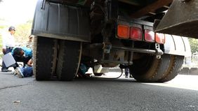 Sebanyak 12 kendaraan berat yang tidak lulus uji emisi dikenakan sanksi denda dalam Sidang Tindak Pidana Ringan (Tipiring) di Pengadilan Negeri Jakarta Utara, Kamis, 7 Agustus 2025.