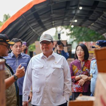 Kemenko Perekonomian Salurkan Bantuan Tanggap Darurat untuk Bencana di  Pulau Sumatera