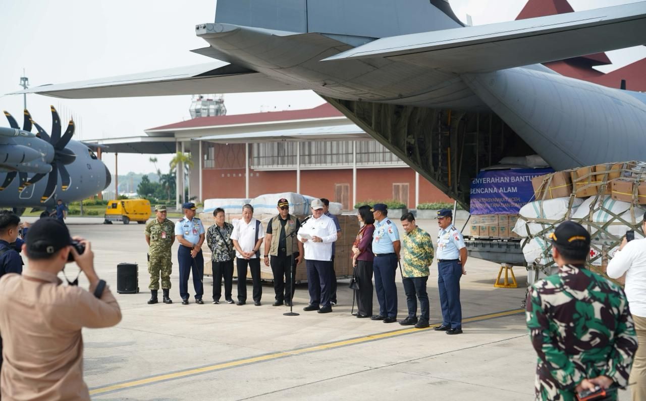 Kemenko Perekonomian Salurkan Bantuan Tanggap Darurat untuk Bencana di Pulau Sumatera  <b>(KEMENTERIAN KOORDINATOR BIDANG PEREKONOMIAN )</b>