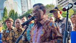 Pramono Mau Bikin Vertical Garden di Tepian Sungai Ciliwung