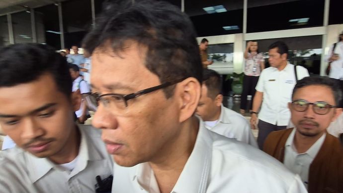 Menteri Keuangan (Menkeu) Purbaya Yudhi Sadewa buka suara terkait nasib Direktur Jenderal (Dirjen) Bea Cukai Djaka Budhi Utama bentut dugaan kasus korupsi importasi yang menyeret perusahaan Blueray Cargo. 