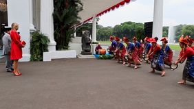 Momen Tari Indang Sumbar Sambut Ratu Maxima di Istana Merdeka