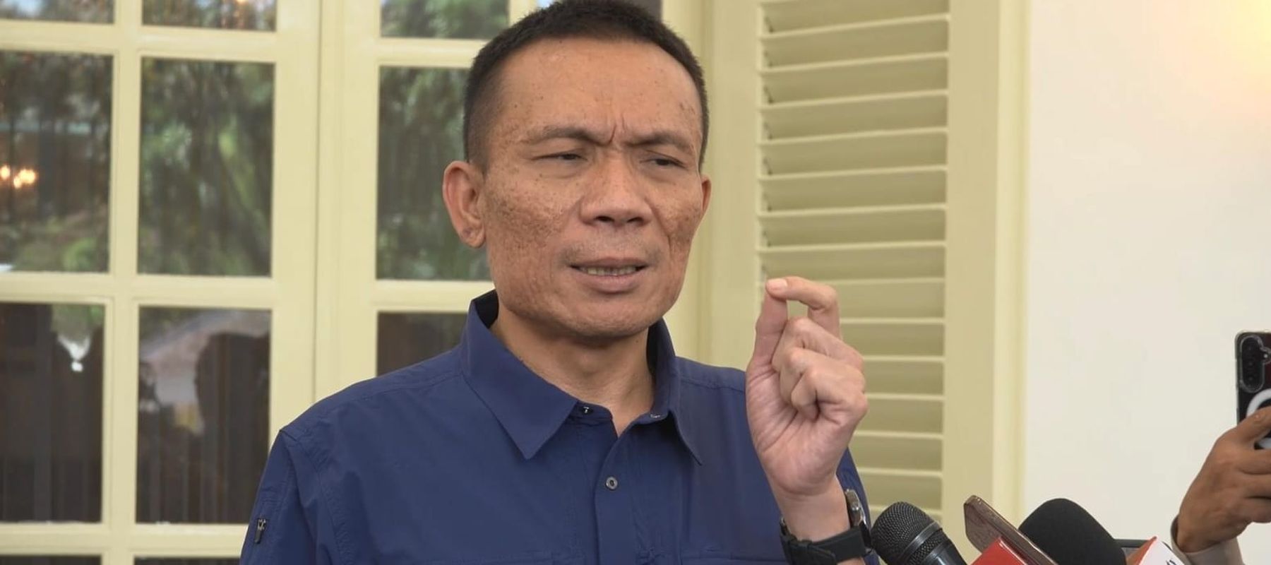 Ahli digital forensik Rismon Hasiholan Sianipar menyatakan ijazah Presiden ke-7 RI Joko Widodo dan Wakil Presiden Gibran Rakabuming adalah asli berdasarkan hasil pengujian ilmiah yang dilakukannya.