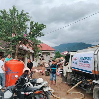 BNI Gerak Cepat Salurkan Bantuan bagi Warga Terdampak Banjir di Padang