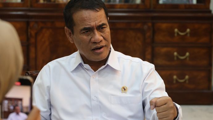 Menteri Pertanian (Mentan) Andi Amran Sulaiman mengungkap dugaan peredaran beras fortifikasi yang tidak sesuai standar. diperkirakan menyebabkan potensi kerugian konsumen mencapai sekitar Rp71 triliun.