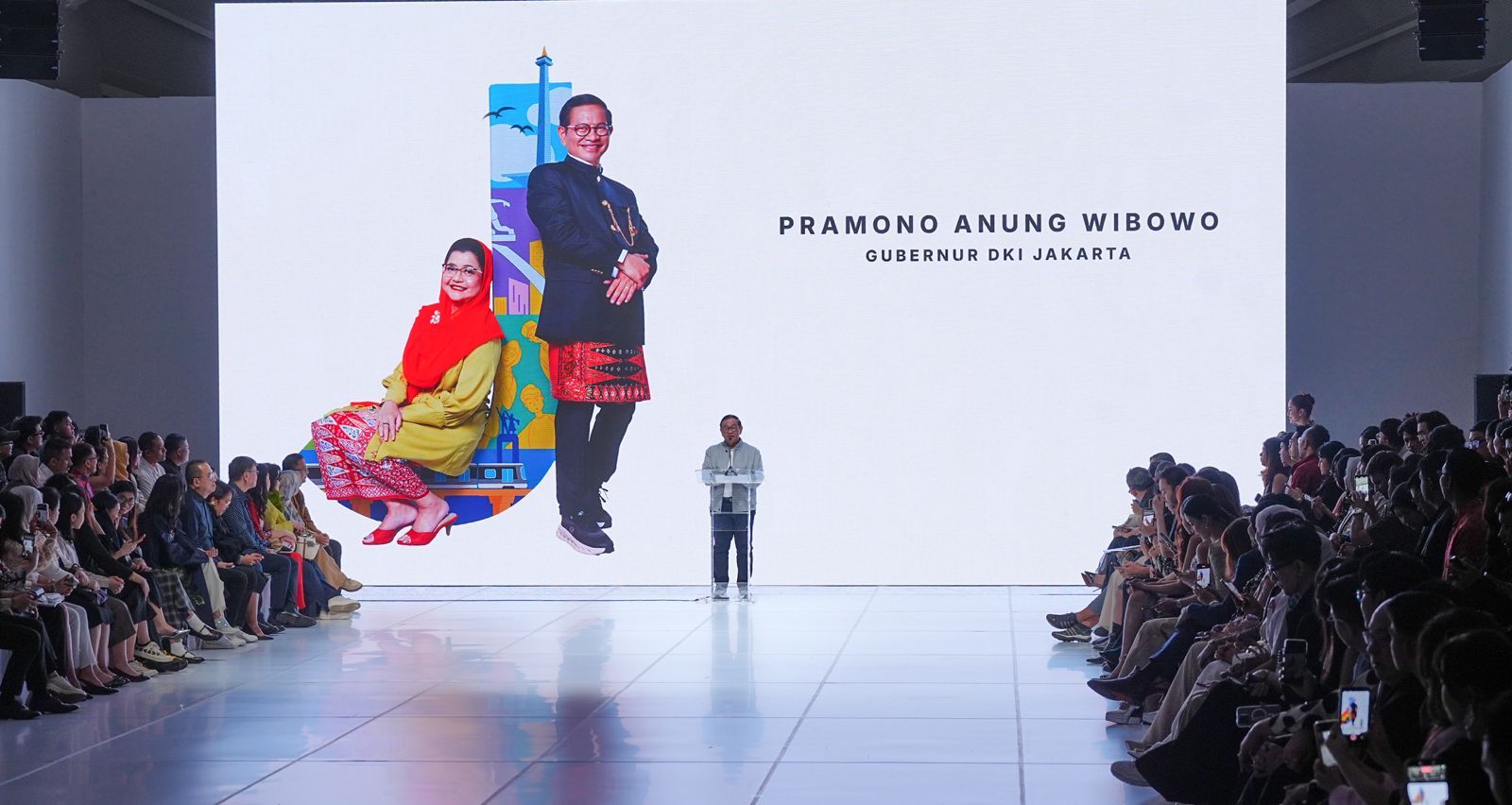 Gubernur DKI Jakarta Pramono Anung di Jakarta Fashion Week (JFW) 2026. <b>(Istimewa)</b>