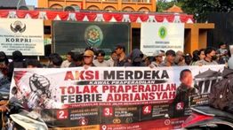Mahasiswa Juga Demo PN Jaksel, Kawal Sidang Praperadilan Febrie