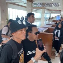 Tiba di DPR, Aktivis Pati Supriyono Botok Ikuti Rapat Paripurna