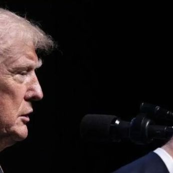 "Selat Itu Milik Kami": Trump Klaim AS Kuasai Hormuz dan Tuding Iran Bangkrut