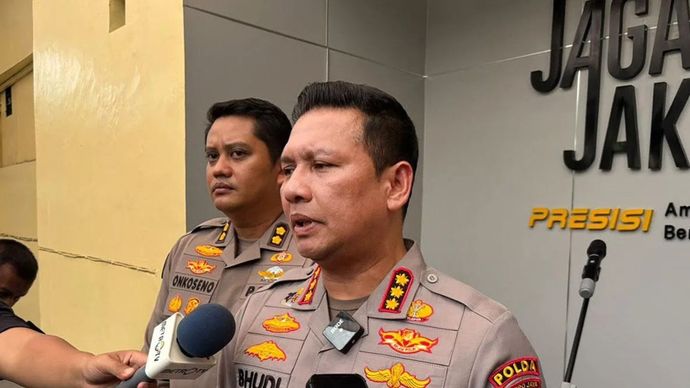 Kabid Humas Polda Metro Jaya Kombes Pol Budi Hermanto saat memberikan keterangan pers di Mapolda Metro Jaya, Jakarta, Senin (24/8/2026).