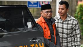 Polemik seputar pengalihan status penahanan tersangka kasus dugaan korupsi kuota haji, Yaqut Cholil Qoumas, berbuntut panjang. Dewan Pengawas Komisi Pemberantasan Korupsi (Dewas KPK) saat ini tengah mendalami laporan dugaan pelanggaran etik.