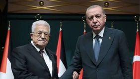 Presiden Turkiye Recep Tayyip Erdogan kembali menegaskan komitmen penuh negaranya dalam mendukung solusi dua negara berdasarkan garis perbatasan tahun 1967. Pernyataan tersebut disampaikan dalam konferensi pers bersama yang disiarkan secara langsung 