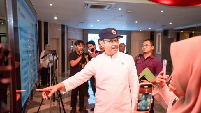 Menteri Sosial Saifullah Yusuf menjelaskan realisasi penyaluran bantuan sosial untuk program keluarga harapan dan bantuan pangan nontunai (BPNT) triwulan ketiga 2026.