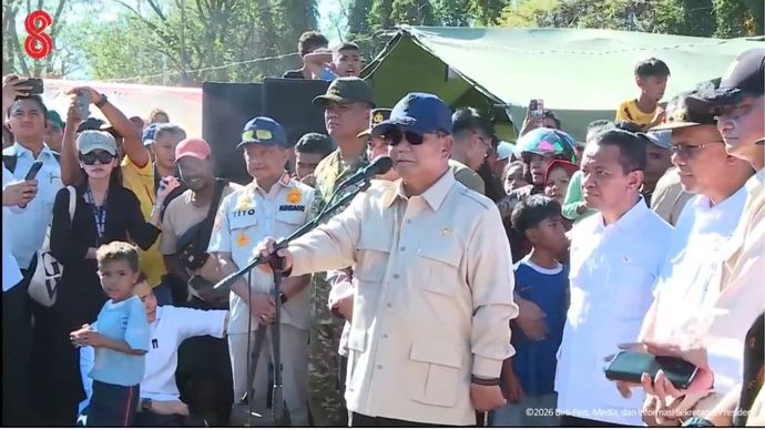 Presiden Prabowo Subianto saat meninjau langsung kondisi pengungsi dan menyampaikan komitmen pemerintah untuk membantu percepatan pemulihan bencana di Nagekeo, NTT, Rabu (26/8/2026).
