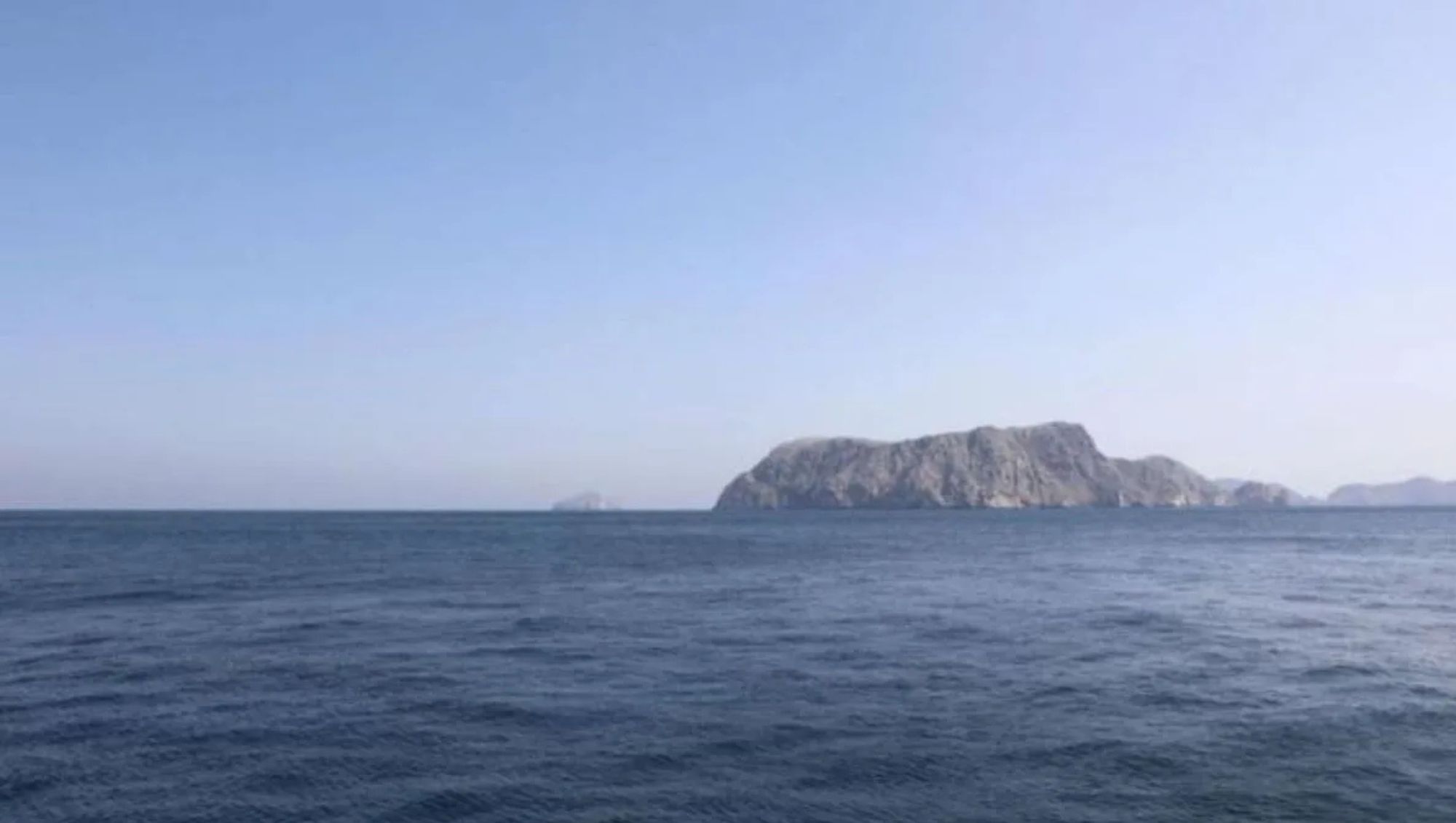 Foto arsip ini menunjukkan Selat Hormuz, Iran, Rabu (19/2/2025 <b>(Antara)</b>