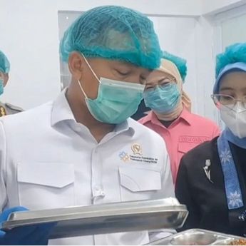 Mendukbangga Cek Kualitas MBG 3B Saat Tinjau SPPG Pangkalpinang