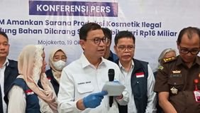 Badan Pengawasan Obat dan Makanan (BPOM) berhasil membongkar praktik industri pembuatan kosmetik ilegal berskala besar yang berlokasi di wilayah Mojokerto, Jawa Timur, dengan total nilai barang bukti mencapai Rp16 miliar.