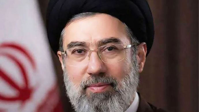 Arsip foto - Pemimpin Tertinggi Iran, Mojtaba Khamenei.
