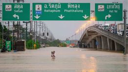 Dihantam Hujan Lebat, Thailand Utara Diterjang Banjir Bandang
