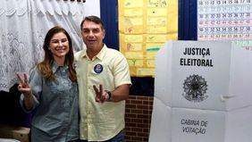 Presiden Brasil terpilih, Luiz Inacio Lula da Silva, melontarkan kritik tajam terhadap keputusan Flavio Bolsonaro yang bepergian ke Amerika Serikat (AS) pascakealahan dalam pemilihan presiden.