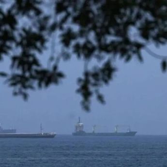 Militer AS Diam-Diam Bantu Kapal Tanker Minyak Melintasi Selat Hormuz