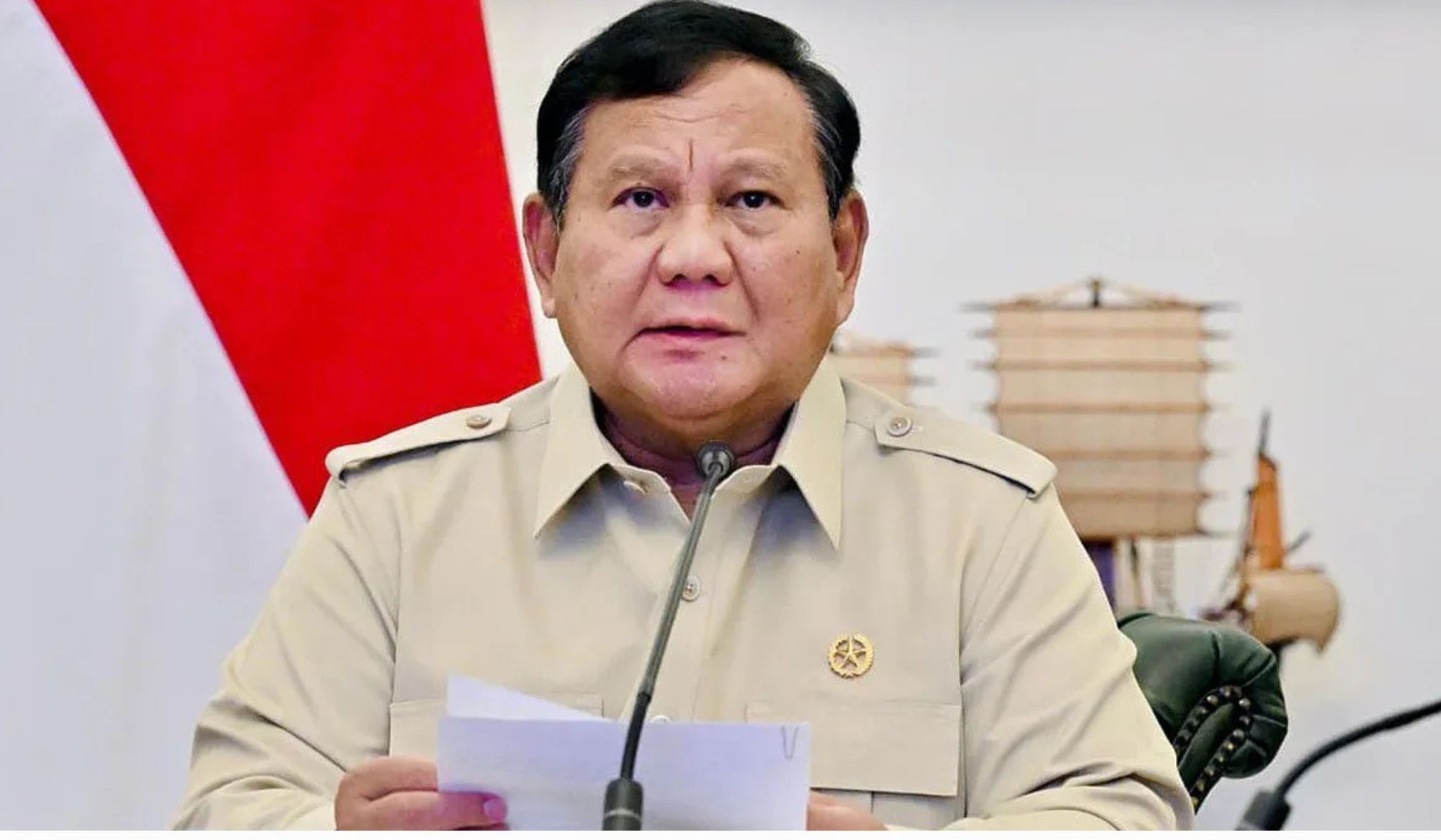 Presiden Prabowo Subianto memimpin rapat terbatas mengenai perkembangan penanganan bencana alam dari Istana Merdeka, Jakarta, melalui konferensi video pada Senin, 7 September 2026. <b>(Antara)</b>