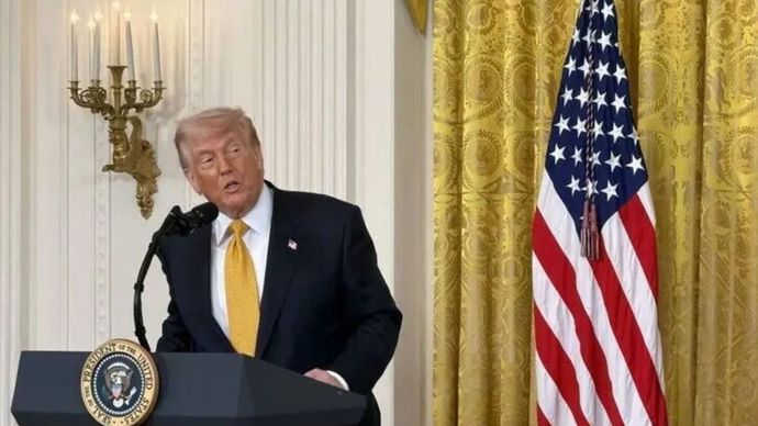 Arsip foto - Presiden Amerika Serikat Donald Trump.