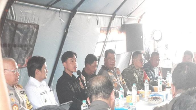 Wakil Presiden RI Gibran Rakabuming Raka saat meninjau Posko Pantau Karhutla di Guntung Damar Banjarbaru, Kamis (10/9/2026). 