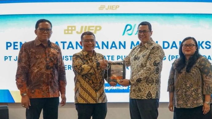 Nota Kesepahaman (MoU) dan Perjanjian Kerja Sama (PKS) PT Jakarta Industrial Estate Pulogadung (Perseroda) dengan Perusahaan Umum Daerah Pengelolaan Air Limbah Jaya (Perumda Paljaya) di Jakarta Timur, Selasa (22/9/2026