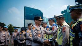 Pimpin Apel Kebesaran, Kapolda dan Wakapolda Metro Jaya Apresiasi Anggota