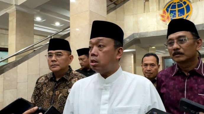 Menteri Agraria dan Tata Ruang/Kepala Badan Pertanahan Nasional (ATR/BPN) Nusron Wahid menjawab pertanyaan awak media di Jakarta, Jumat (18/9/2026).