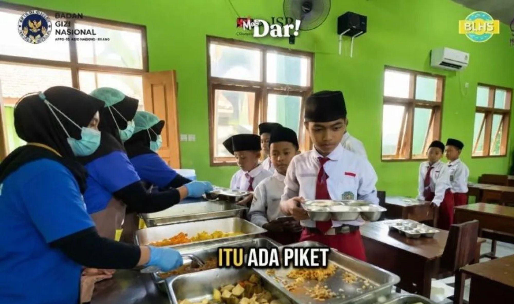 Uji coba Makan Bergizi Gratis (MBG) prasmanan di salah satu SPPG Kabupaten Jepara, Jawa Tengah. <b>(Antara)</b>