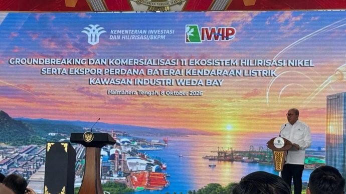 Rosan sebut hilirisasi sumbang 30 persen investasi nasional Chief Executive Officer (CEO) Badan Pengelola Investasi (BPI) Danantara Rosan Perkasa Roeslani berbicara dalam Groundbreaking dan Komersialisasi 11 Ekosistem Hilirisasi Nikel serta Ekspor Perdana Baterai Kendaraan Listrik Kawasan Industri Weda Bay di Halmahera Tengah, Maluku Utara, Kamis (8/10/2026).